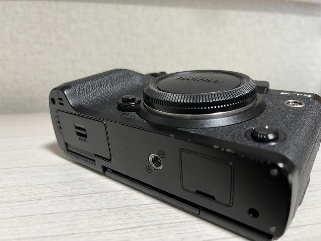 シャッター回数21枚！ フジフイルム X-T3 ボディ ブラック