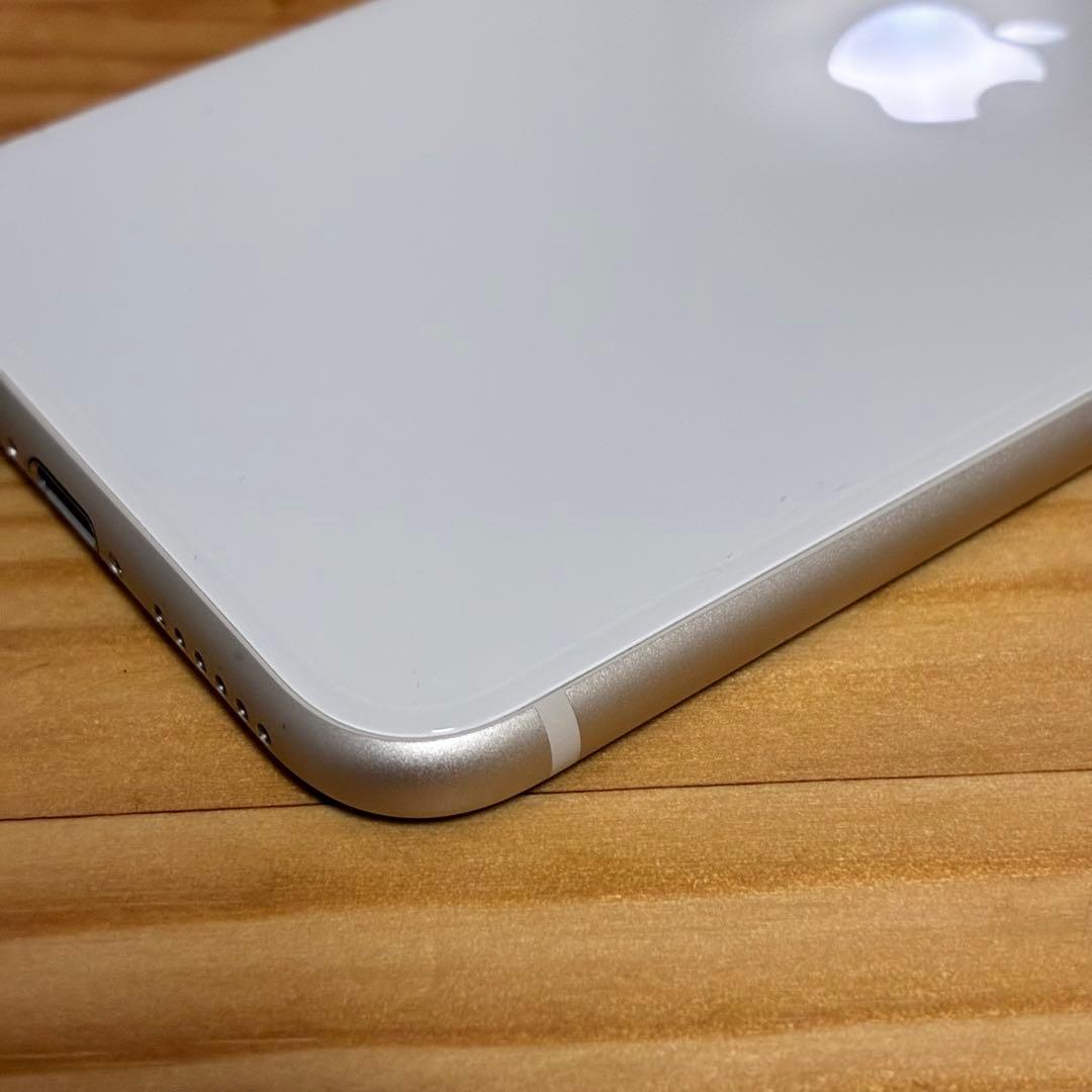 yy17280D バッテリー新品　iPhoneSE第3世代64GB SIMフリー