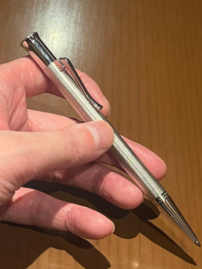 【美品】グラフフォンファーバーカステル ロジウム　ギロシェ　ボールペン