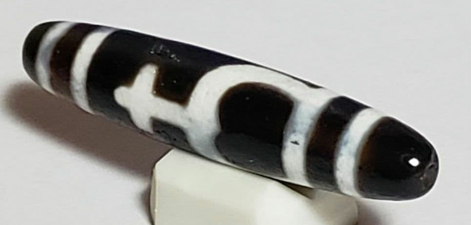 101 天珠 ・ dzibeads ・珍品・石 品名: 宝瓶 天珠 12,9ｇ